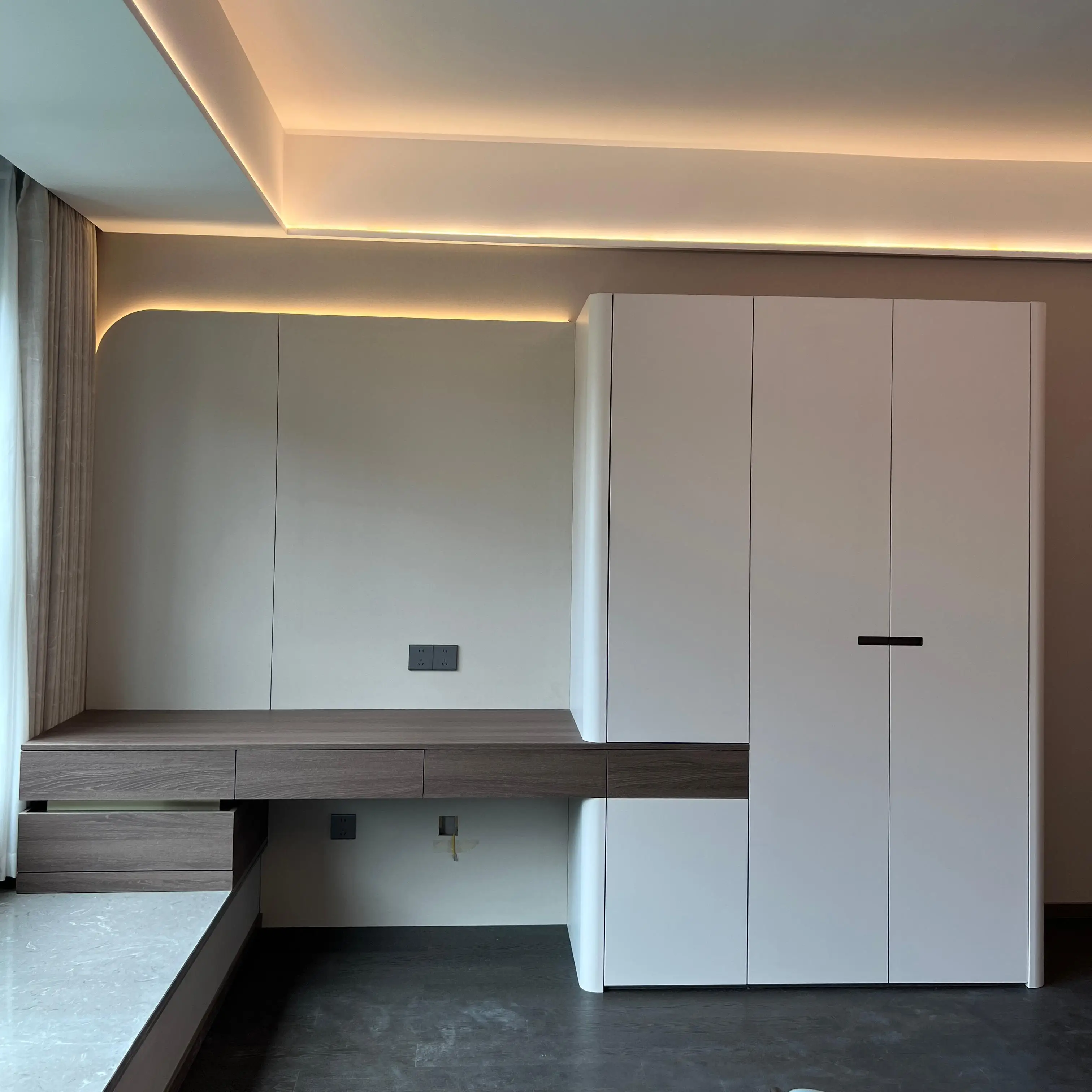 

Nordic Style Wooden Wardrobe with Quiet-Sliding Rail and Heavy-Duty Load Capacity for Bedroom Villa Apartmentpromote sales