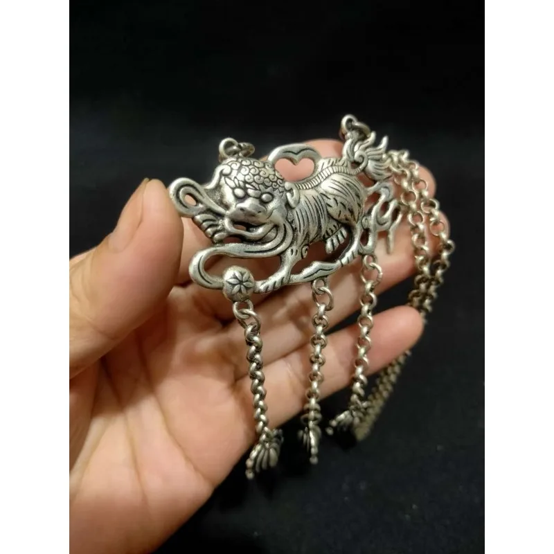 

Handmade Lion with Silver Hanging Mirror, Exquisite Craftsmanship, Giving to Friends as Holiday Party Gifts