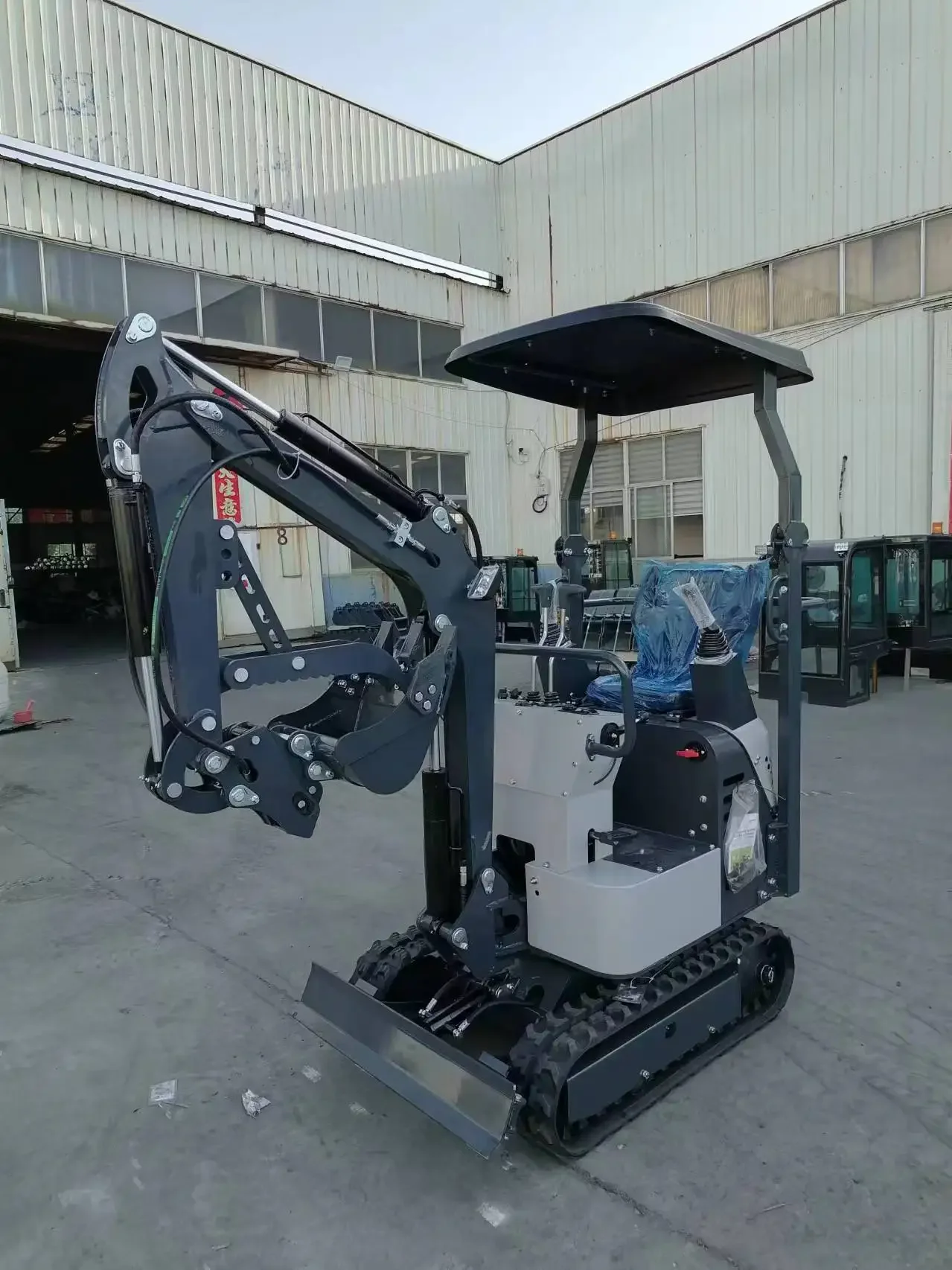 Compact Powerhouse: High-Efficiency Mini Excavator - Ideal for Tight Spaces & Heavy Duty Jobs