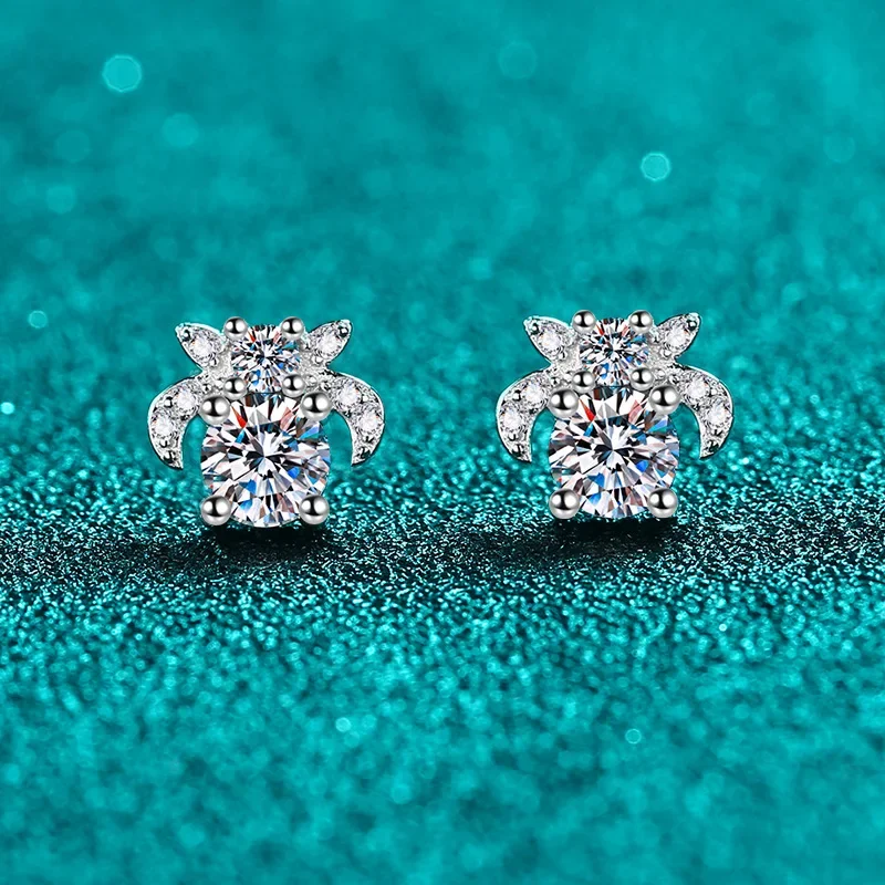 18K Gold Inlaid Moissanite 50 Point Earrings, Suitable for Women's Cute Personalized Earrings,PT950 Platinum Simple Holiday Gift