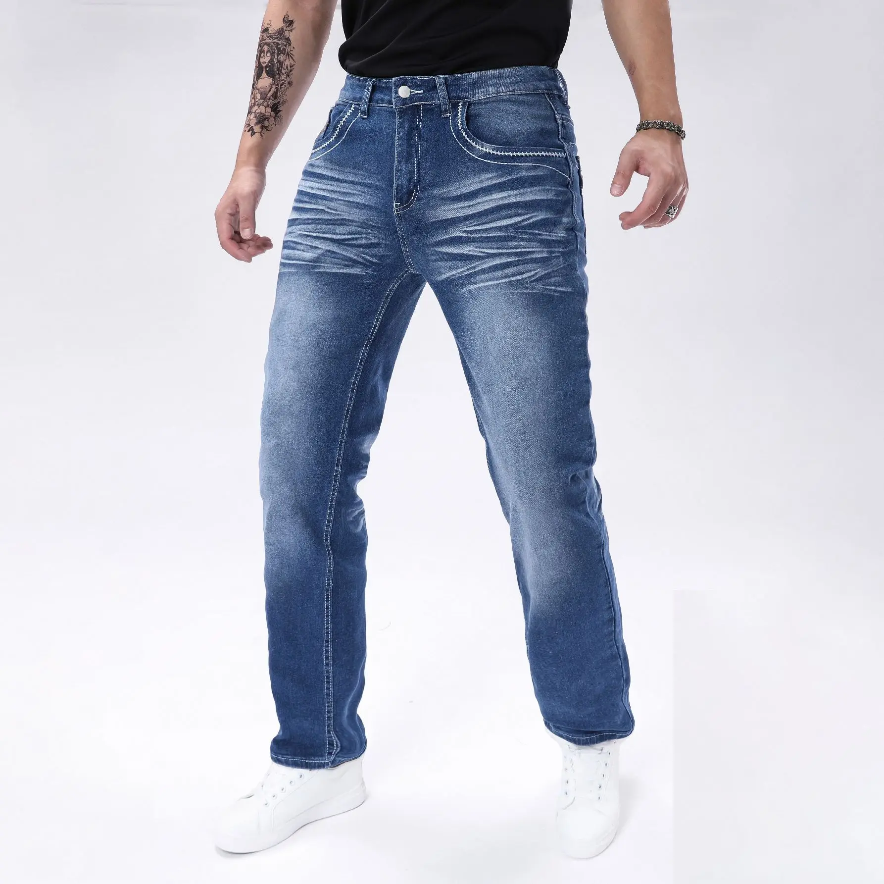بنطال جينز رجالي جديد قابل للتمدد ومريح من قماش الدنيم بأرجل مستقيمة مع شعيرات قطة زرقاء مطرزة بقصة ضيقة على الجيب الخلفي