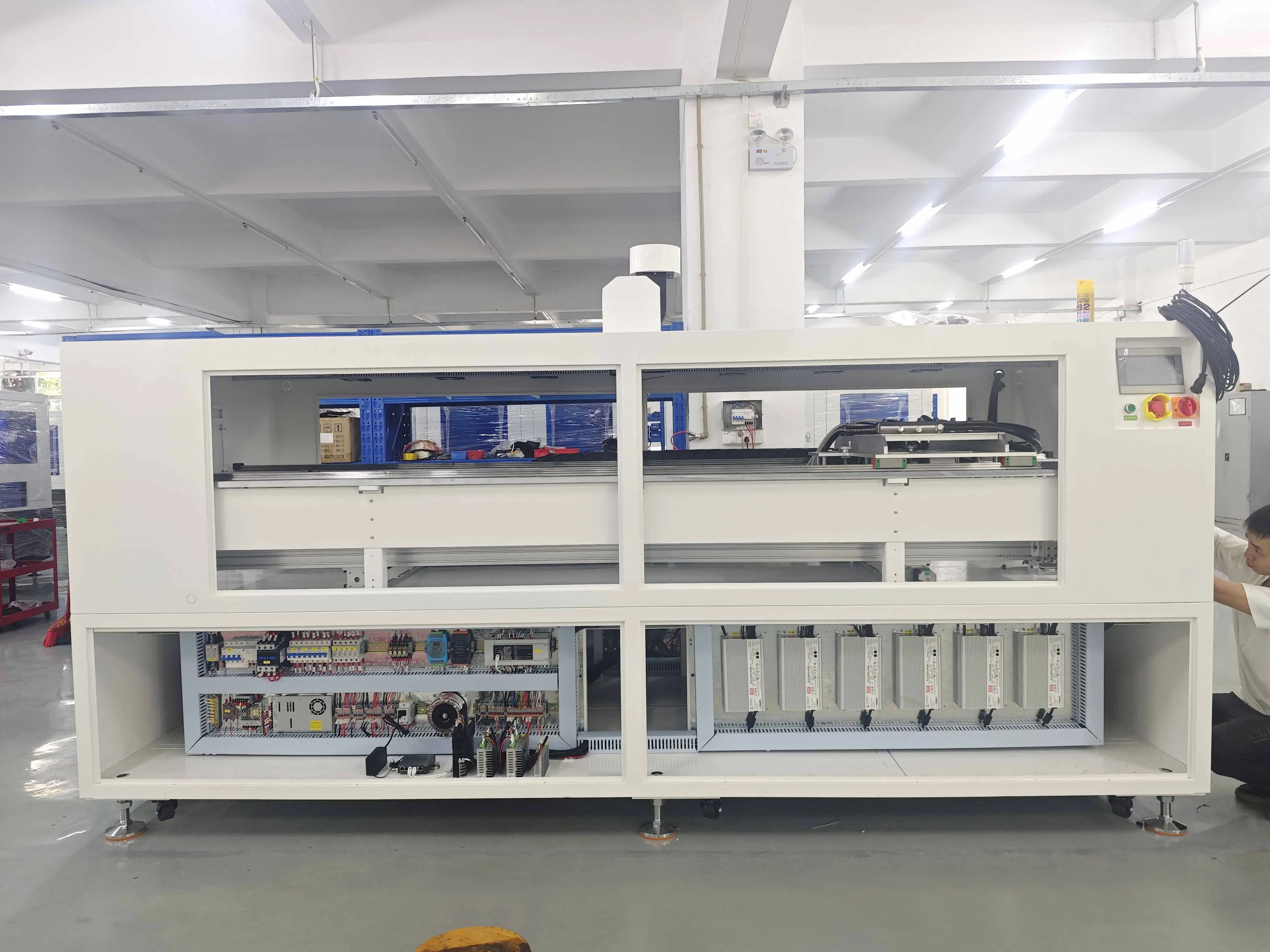 Essiccatore industriale Forno automatico per linea di montaggio hardware e attrezzature in plastica Forno per essiccazione a tunnel ad aria calda a temperatura costante