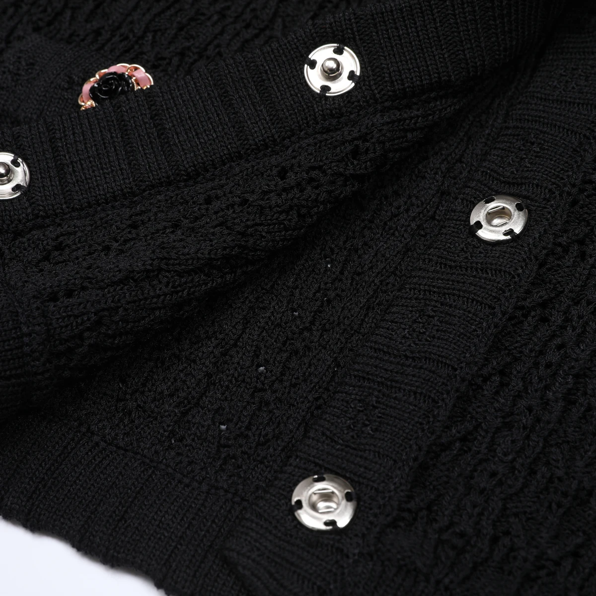 High Quality Spring And Autumn New Women's Fashionable Three-Dimensional Flower Button Knitted Round Neck Cardigan Top Jacket