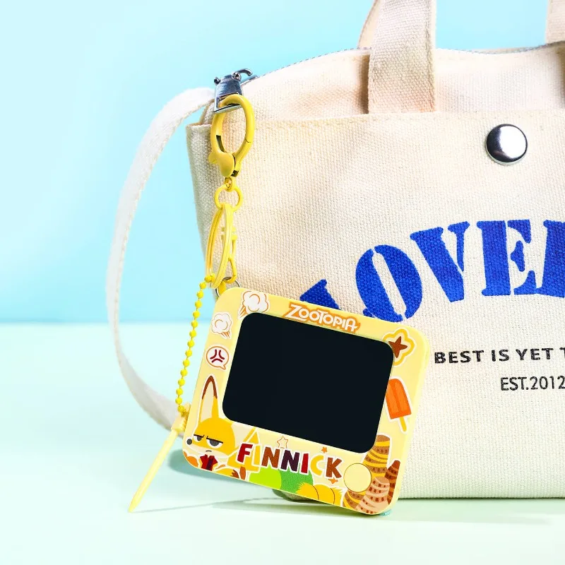 Zootopia Judy Nick gantungan kunci bantalan grafiti mini, liontin bantalan tulisan tangan kreatif kepribadian kartun lucu, hadiah liburan mainan anak-anak