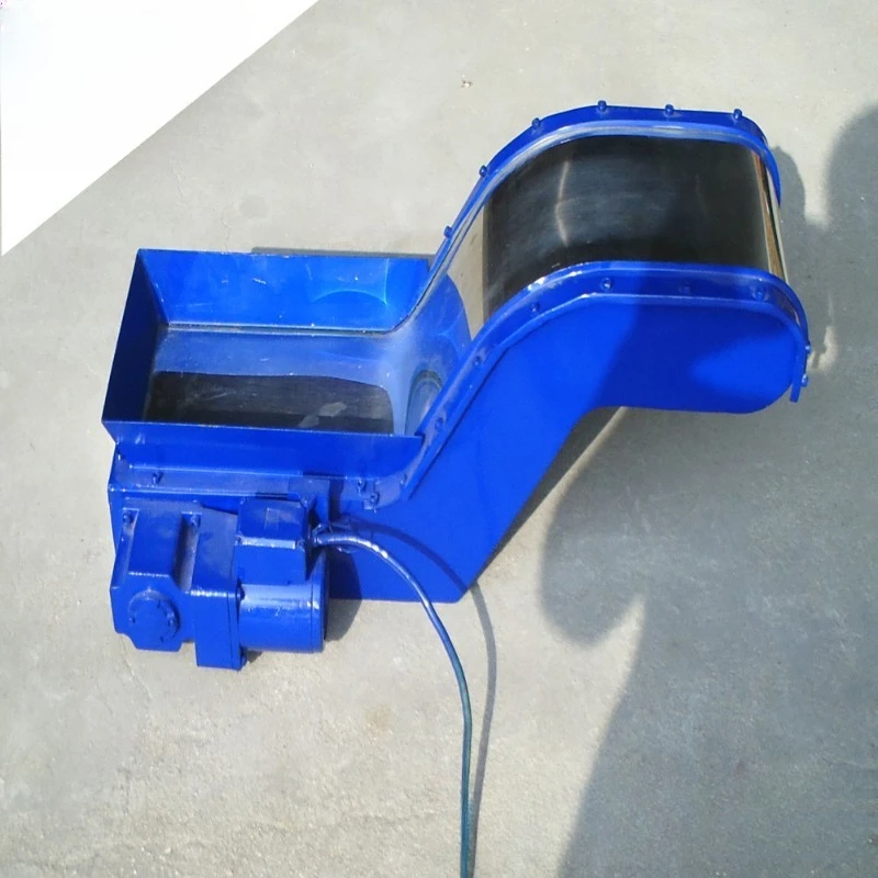 Permanent magnet chain plate chip removal machine, waste chip removal machine, feeding machine