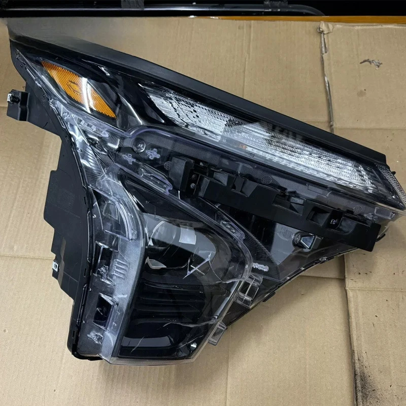 Applicable for Chevrolet Trax 2024 Headlight 42857151 42880121 Front Light Low Trim Without Daytime Running Lights