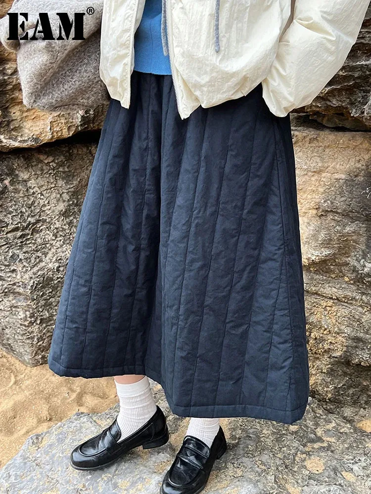 [EAM] High Elastic Waist Navy Cotton-padded Keep Warm A-line Half-body Skirt Women Fashion Tide New Autumn Winter 2025 1DH8194