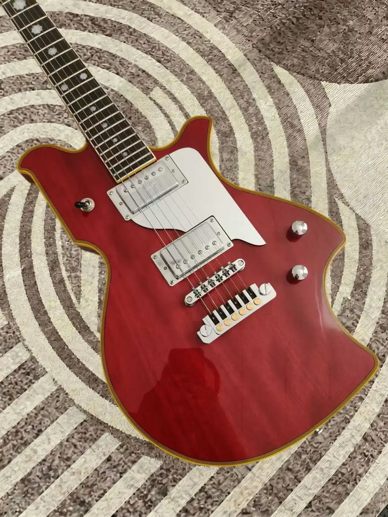 Hot‑selling Dream Fernan MV 480HT TOMOYASU HOTEI Signature Red Electric Guitar, TP Bridge, Silver Pickguard, Yellow Binding