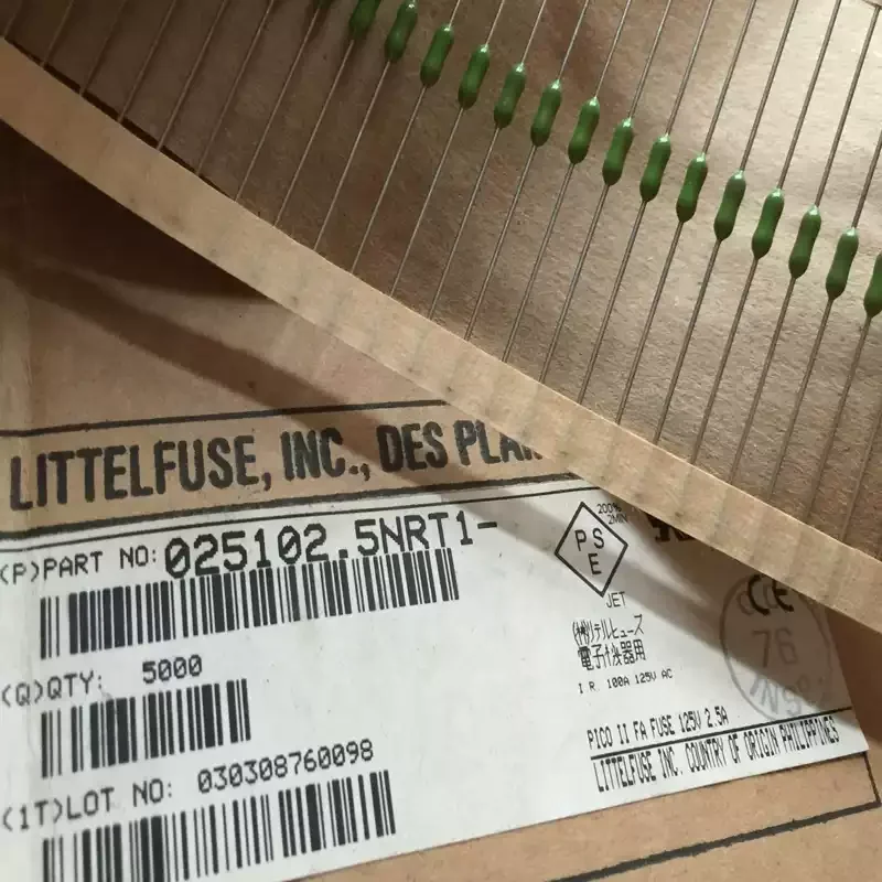 30-100pcs Ceramic small industrial fuse 25102.5NTR 2.5A 125V military green