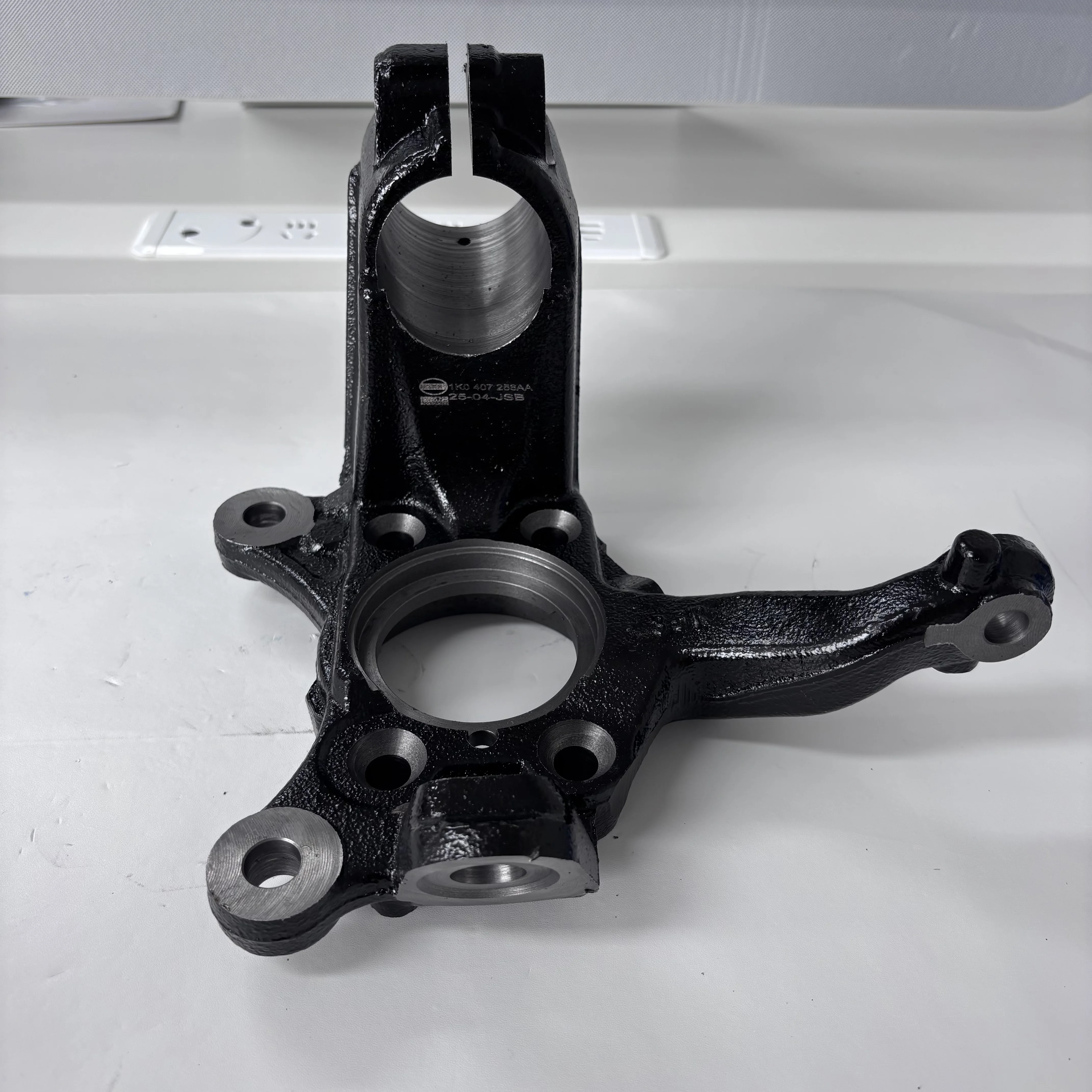 1K0407256AA 1K0407256N Audi Q3 RSQ3 A3 S3 Car Steering Kuckle