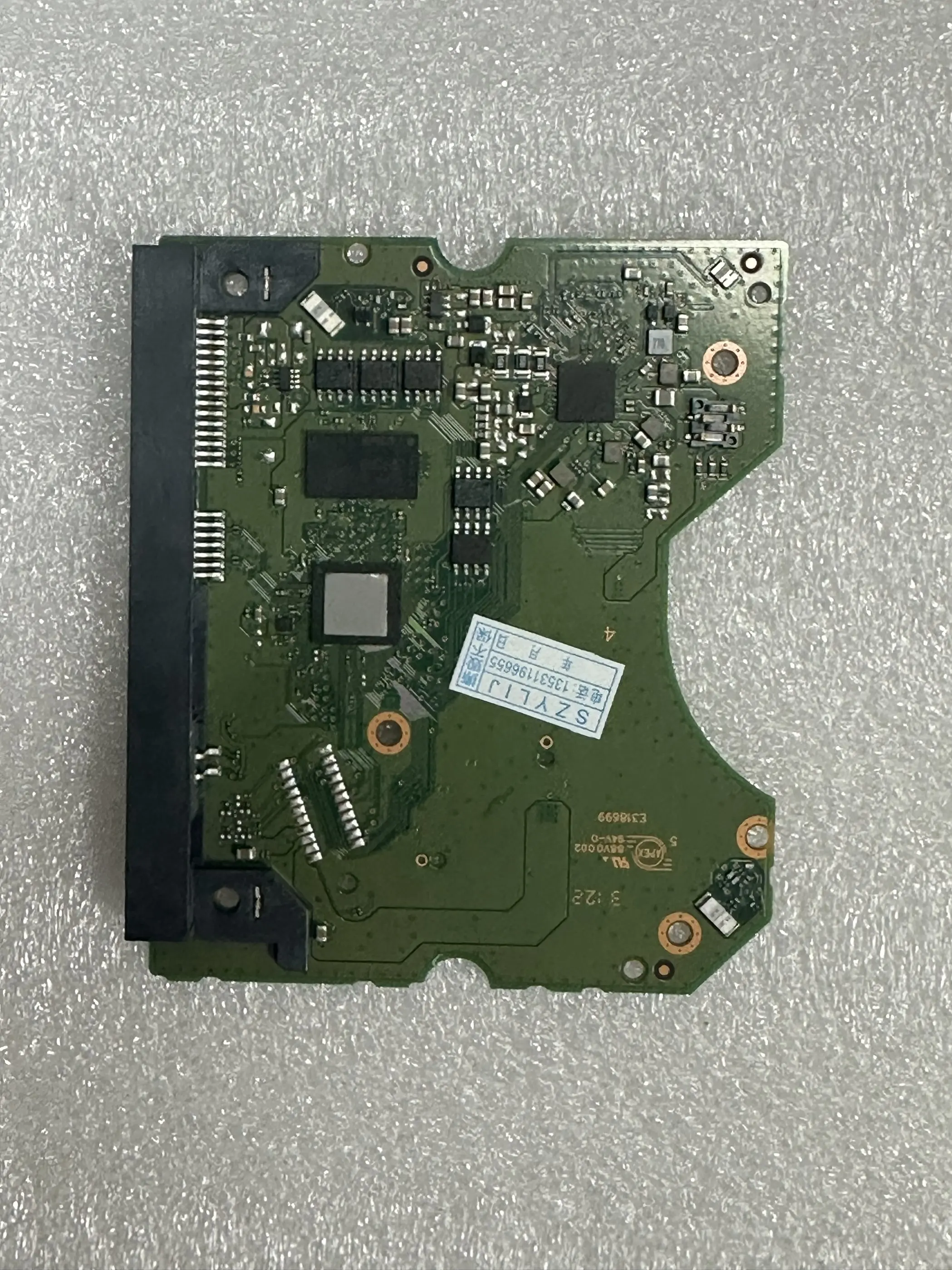 

2060-810076-002 REV 01 0B47824 плата жесткого диска / 2060-810076-000 REVP0, 2060-810076-001 / 0B46783