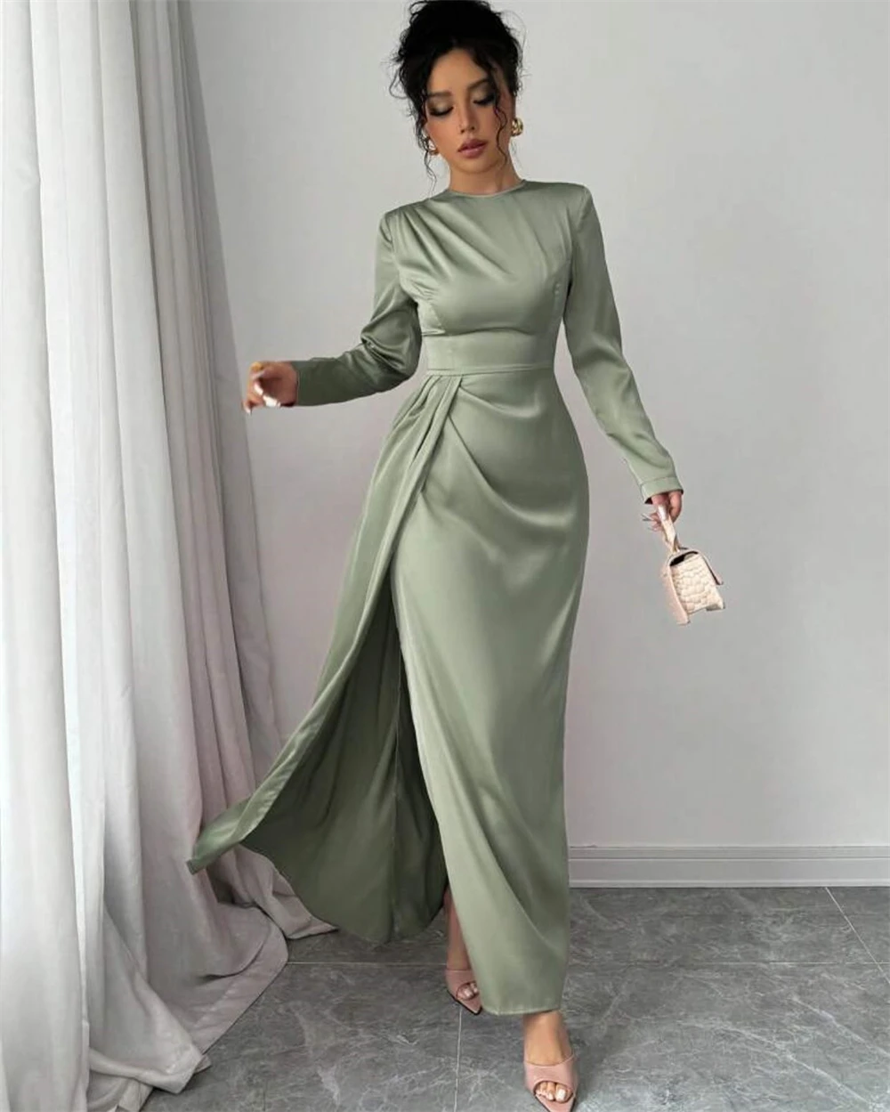 

Customized Mermaid Simple Green Satin Evening Dress Temperament Crew Neck Long Sleeves Prom Dress Graceful Sweep Train Party Dr