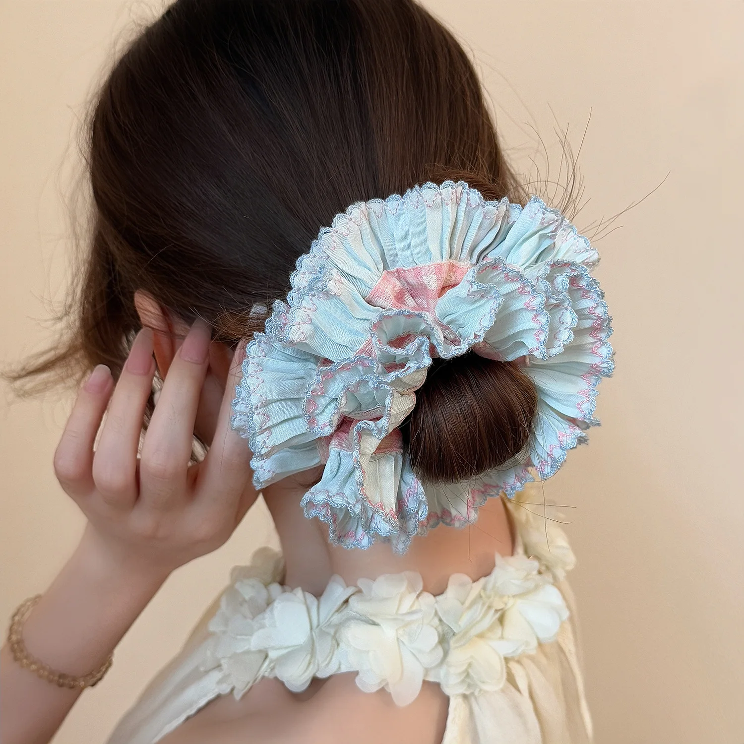 Thumbnail 3 - #40 Cheap Scrunchie Hair Ties Worth Buying