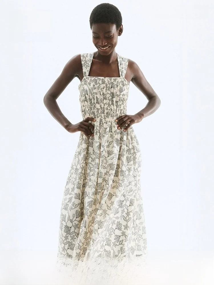 

Летнее платье H&M с цветочным принтом, повседневный стиль, миди, без рукавов, с плиссировкой, принт «Праздничная атмосфера» на модале и полиэстере