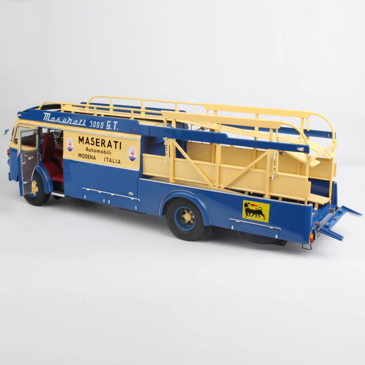 CMR 1:18 مقياس دييكاست سبيكة مازيراتي شاحنة نقل مقطورة لعب السيارات نموذج الكلاسيكية الكبار هدايا تذكارية عرض ثابت