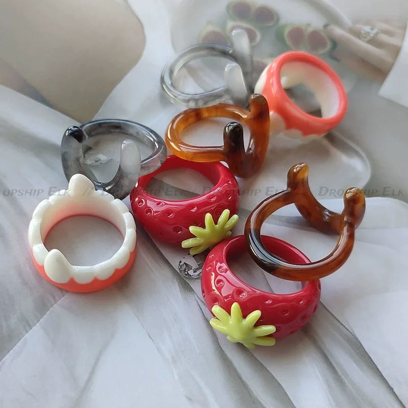 Sweet Strawberry Fruit Ring Hand Drawn Colorful U Shaped Tooth Design Jewelry Acrylic Plastic Knuckle Rings Accessories Gift