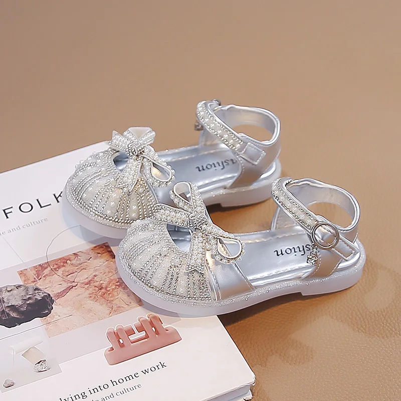Toddler Girls Glitter Bowknot Leather Sandals 2026 New Summer Kid Party Wedding Flats Soft Sole Comfort School Performance Shoes