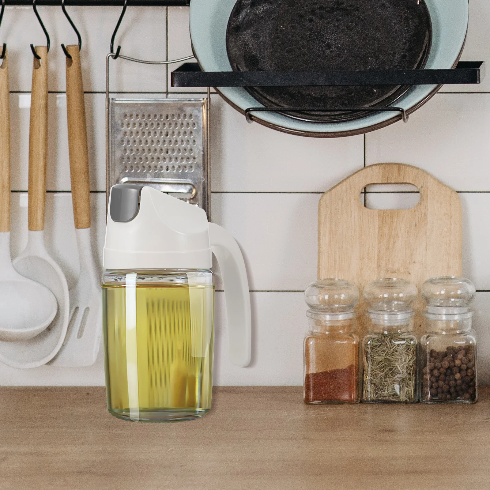 

300ml Automatic Open Close Oil Dispenser Bottle Easy Pouring Non Slip Bottom Kitchen Glass Vinegar Soy Sauce White