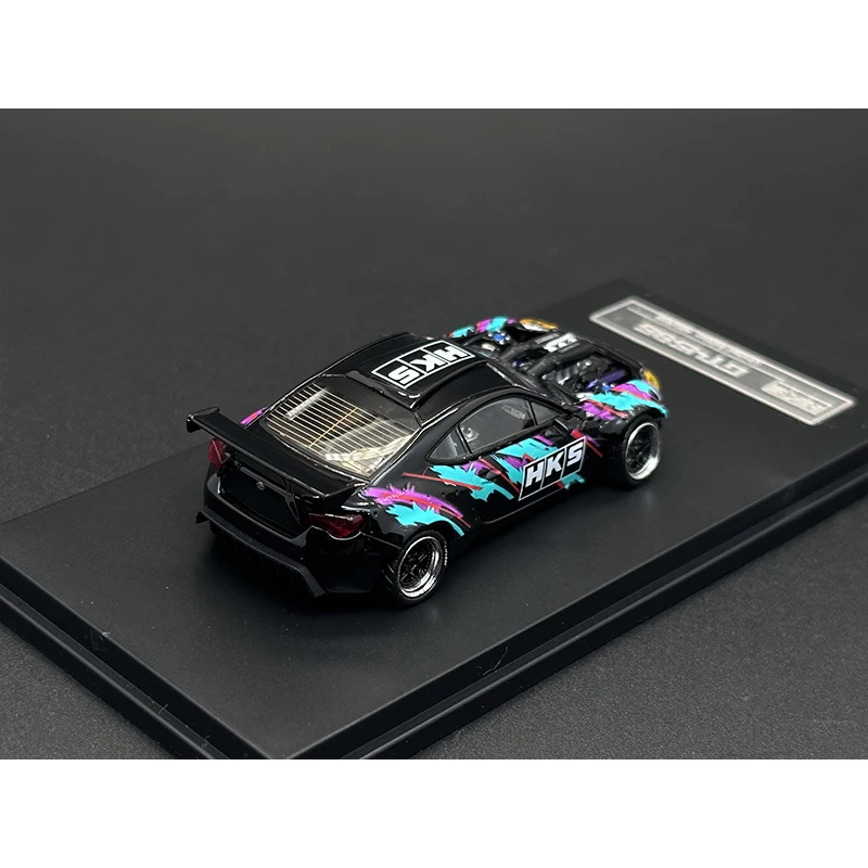 Juguetes de modelo de coche Diorama fundido a presión, GT4586 GR86 con motor 458, versión modificada, OEM en Stock, 1:64