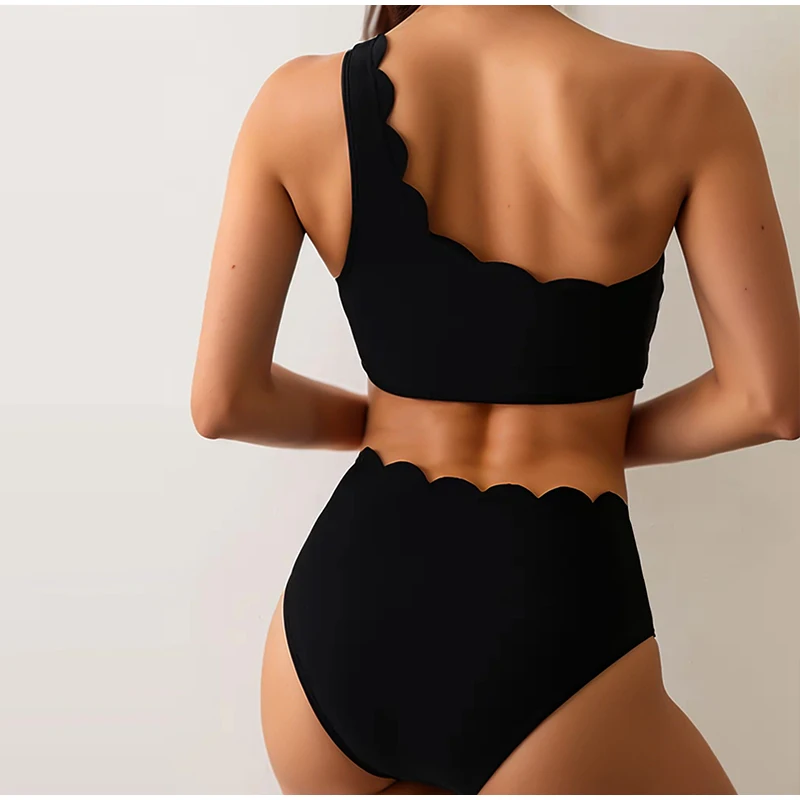 Bikini Sexy de retazos en blanco y negro para mujer, traje de baño con volantes y un hombro con realce de cintura alta, traje de baño para vacaciones