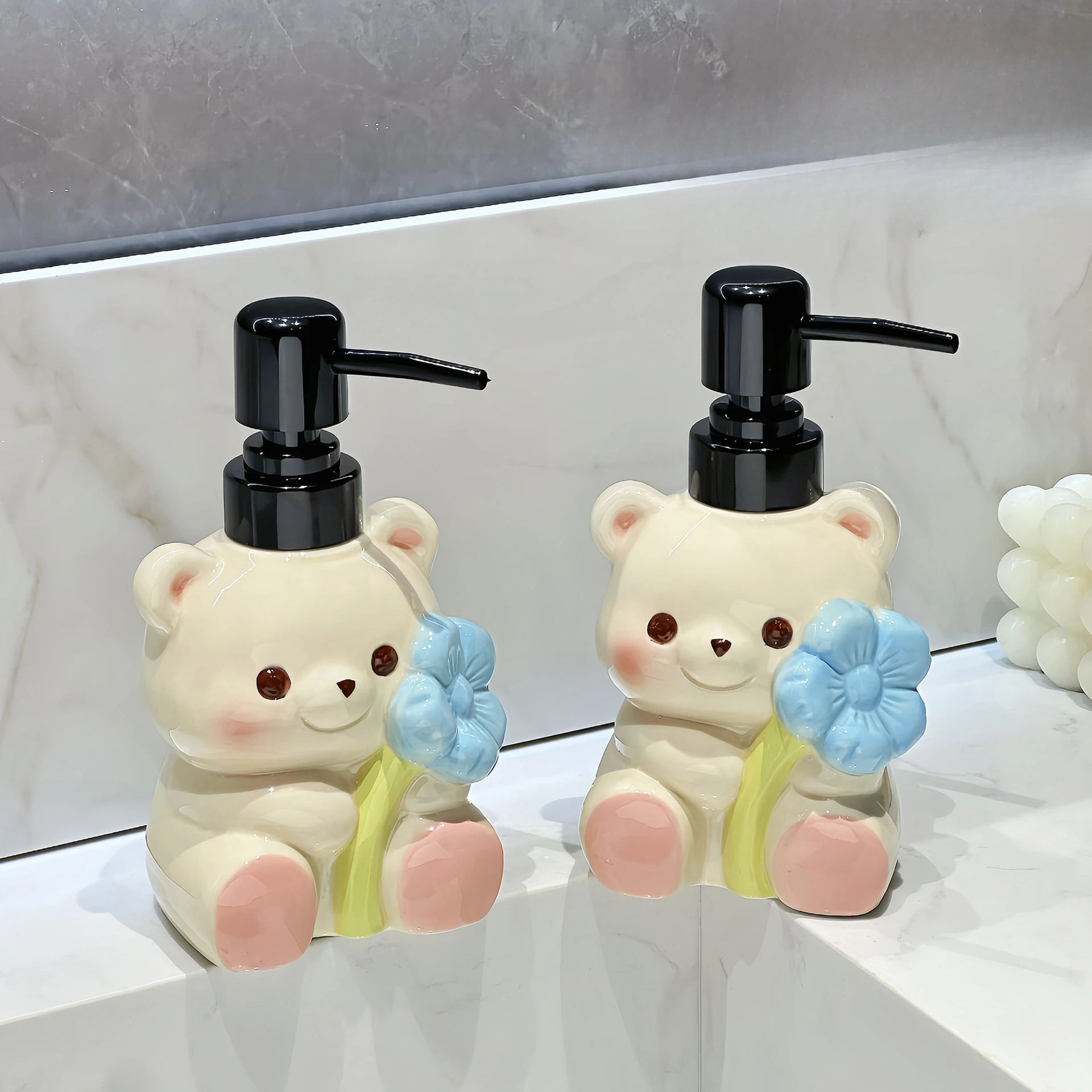 

Флакон-дозатор Flower Bear 2026 New для лосьона, дезинфицирующего средства для рук, шампуня и геля для душа