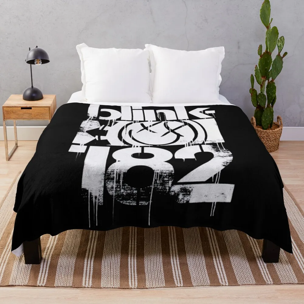 

Fallin in love with the girl at the rock show Throw Blanket Luxury Blanket Winter bed blankets Quilt Blanket