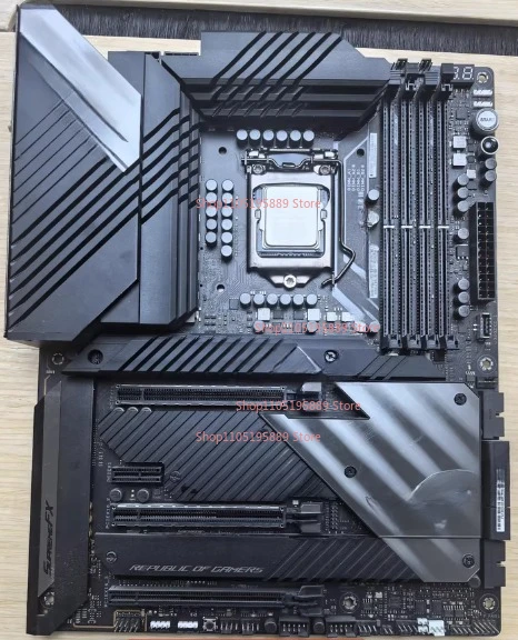 

Материнская плата ASUS ROG MAXIMI XIII HERO с поддержкой процессоров Intel 10/11 поколений, памяти DDR4