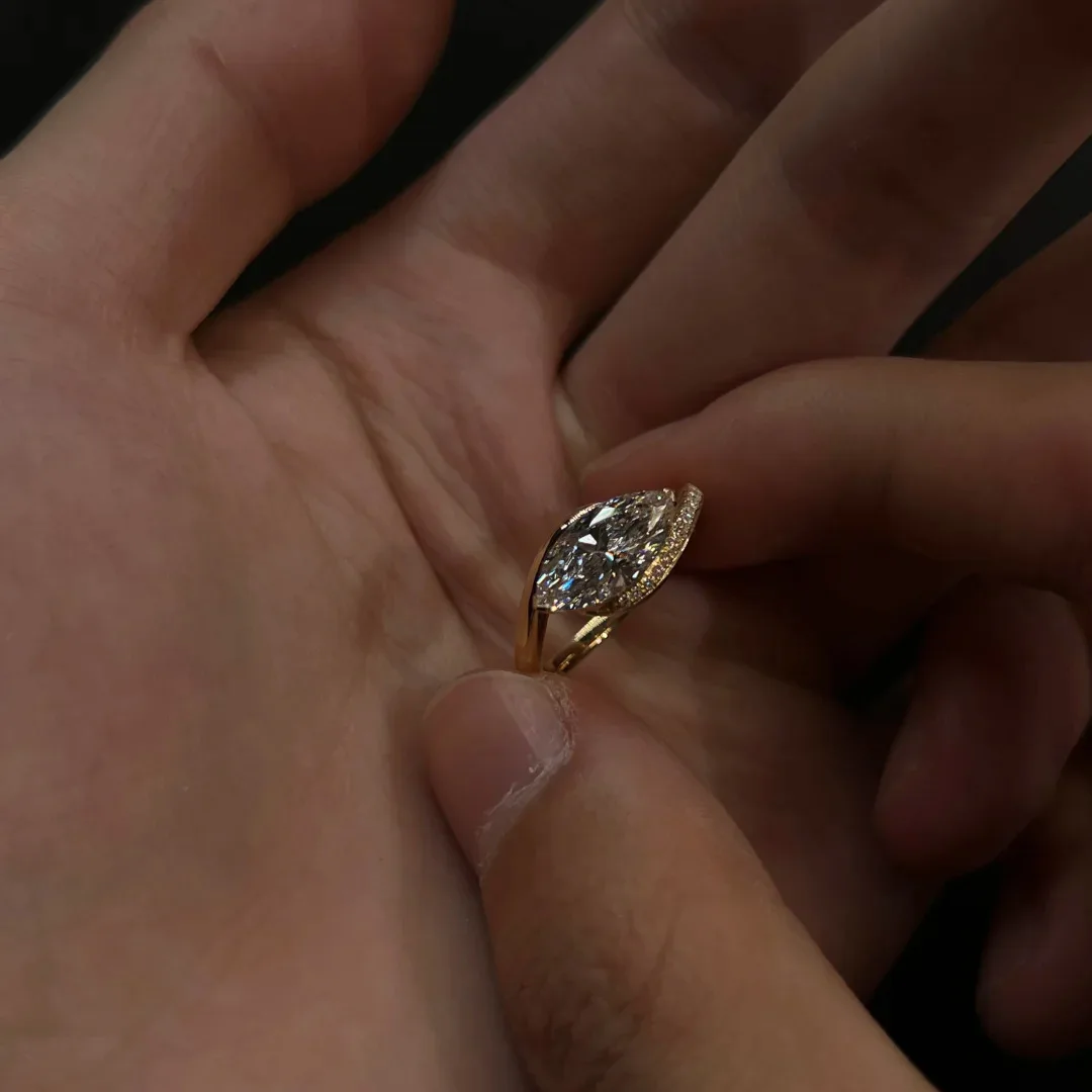 S925 Sterling Silver Ring, High-End Ring, Light Luxury and Versatile Daily Suspended Horse Eye Flash Zirconium Asymmetric Diamon