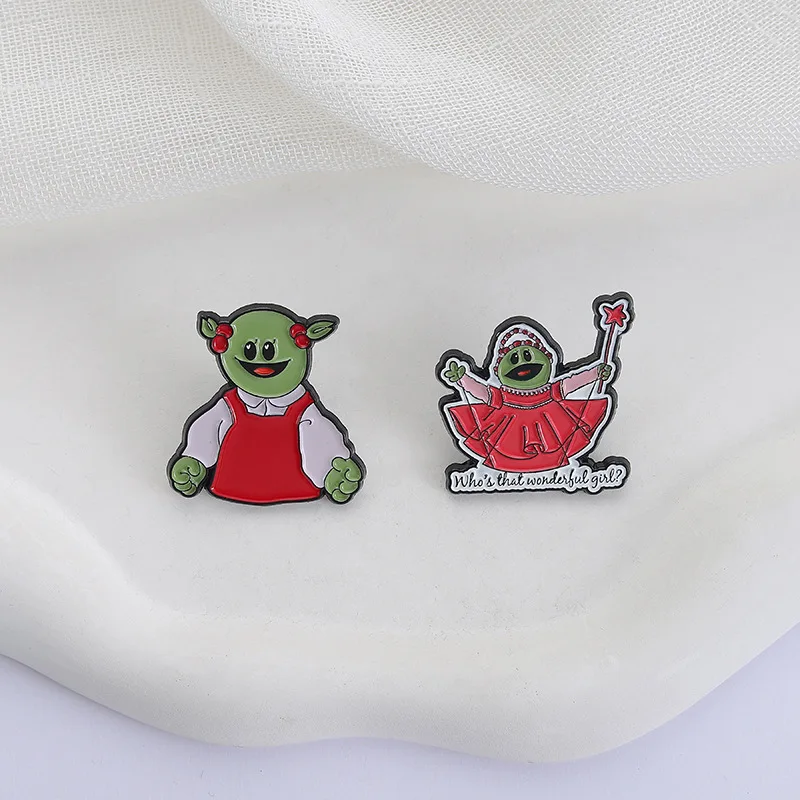 دبوس شارات الكرتون أنيمي الأخضر الوحش سبيكة بروش على الملابس متعة شارة الملابس والاكسسوارات دبابيس لحقائب الظهر المينا دبابيس