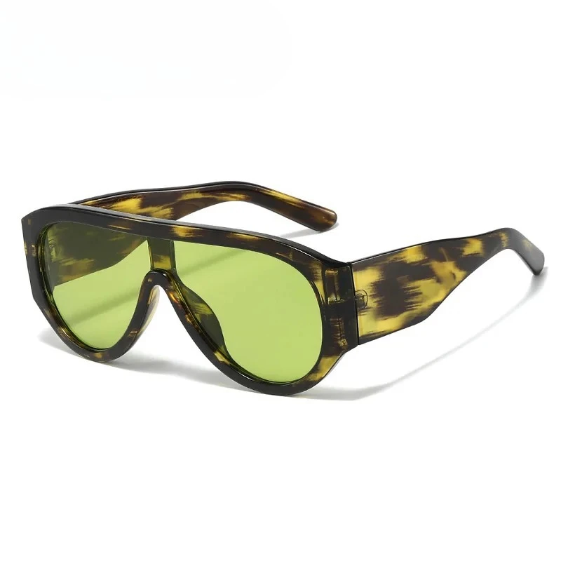 Retro Large Frame Square Sunglasses Women Men Vintage Rivets Shades UV400 Luxury Sun Glasses Female Eyewear Oculos De Sol