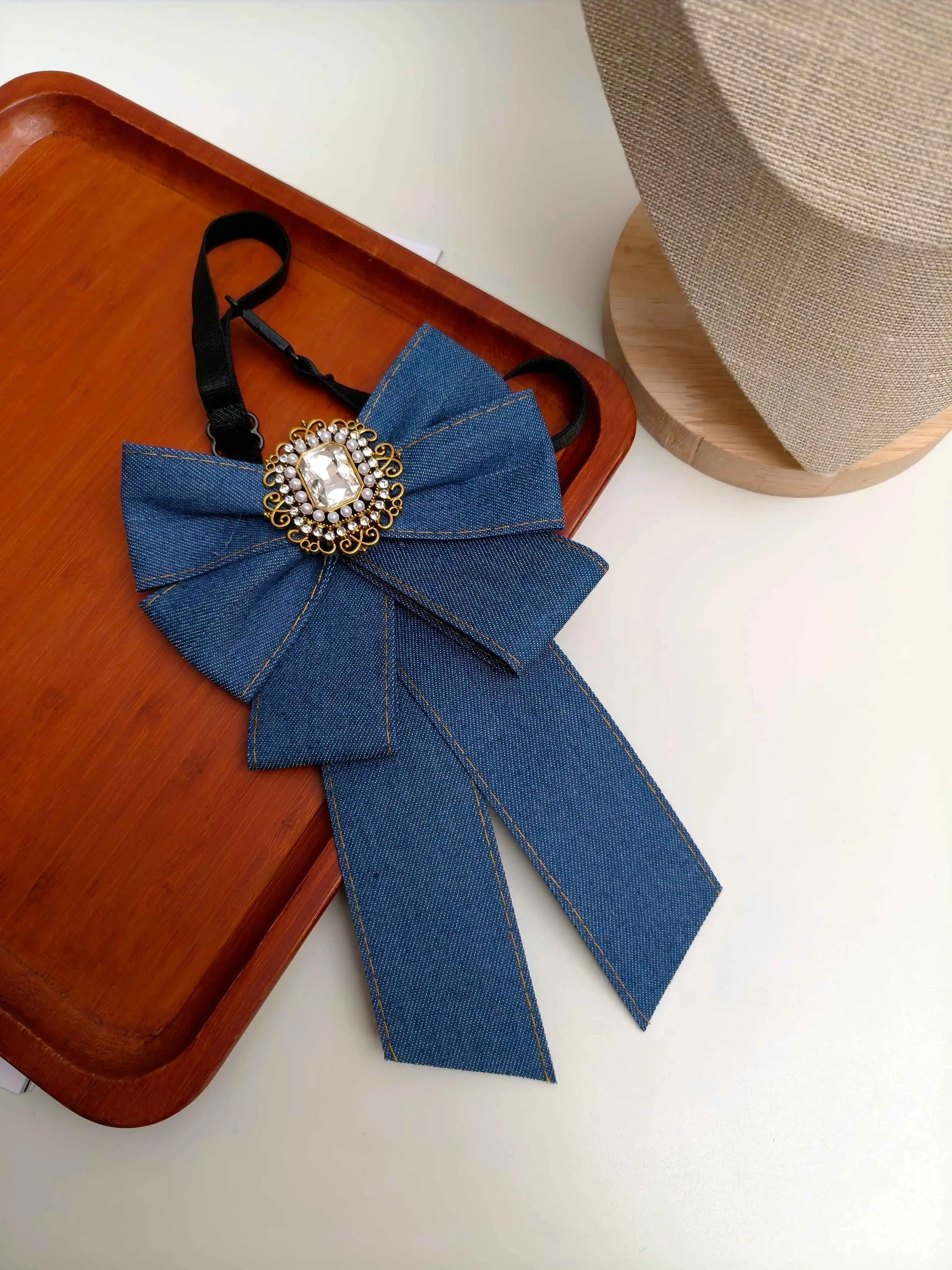 American-Style Retro Denim Collar Accessory, Heavy-Duty Rhinestone and Pearl Multi-Layered Bow, Versatile Shirt Collar Decoration for Girls, Students, Commuting, Parties, and Photoshoots