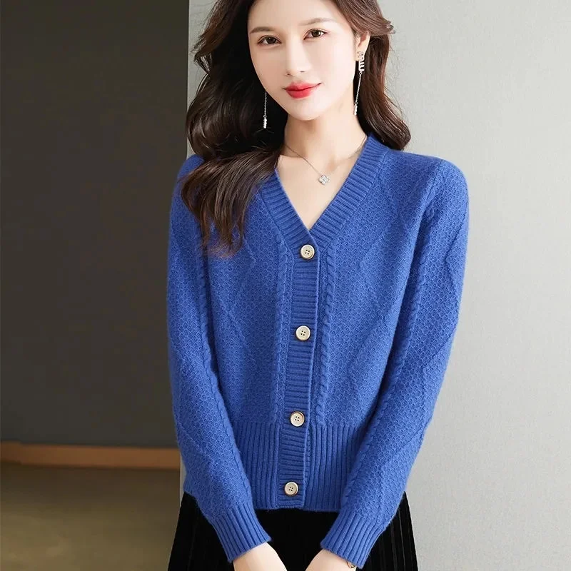 

Long Sleeve V-Neck Loose Explosions High-End Bottoming Sweater Fashion Knitwear Cardigan Autumn Winter New Ladies Sweater