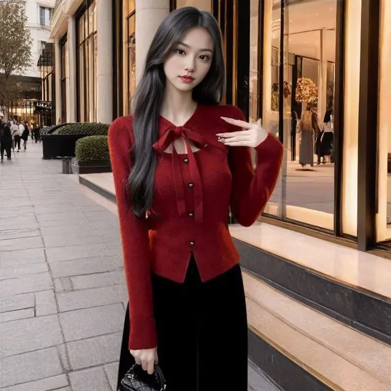 Bow Fake Two-piece Top with Stunning Design Hollow Out Slim Fit Long-sleeved Sweater