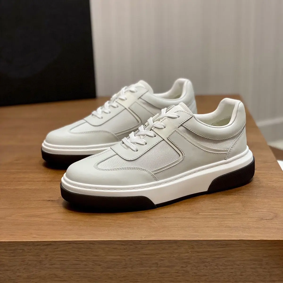 

2025 Spring-Autumn Daily Style Men's New Thick-Soled Elevator Round-Toe Lace-Up Flat Comfortable Trendy Casual Board Shoes