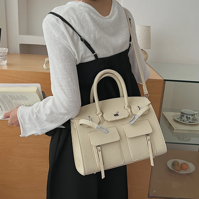 

Simple and Elegant Handbag 2026 Office Commute Handbag Women's Crossbody Bag Multi-Pocket Platinum Bag 8056MF