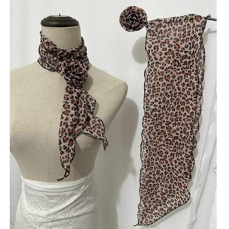 

Korean Version of Fashion Rose Y2 Spice Girl Leopard Print Travel Photography Versatile Silk Scarf Decorative