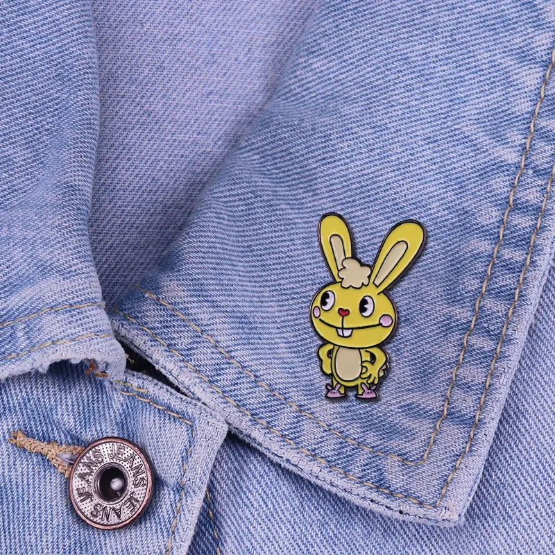 Anime Happy Tree0Friend Brooch Caddo Rabbit Metal badge Cartoon Cute Green Mouse Brooch Hi-Q Wholesale Pins Gift for Kids