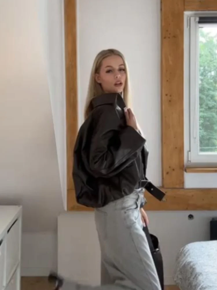 الشارع سترة نسائية جلدية بدوره إلى أسفل طوق سحاب أكمام طويلة معطف الإناث 2025 الخريف موضة بولي Pu فضفاض الدانتيل يصل سترات للسيدات