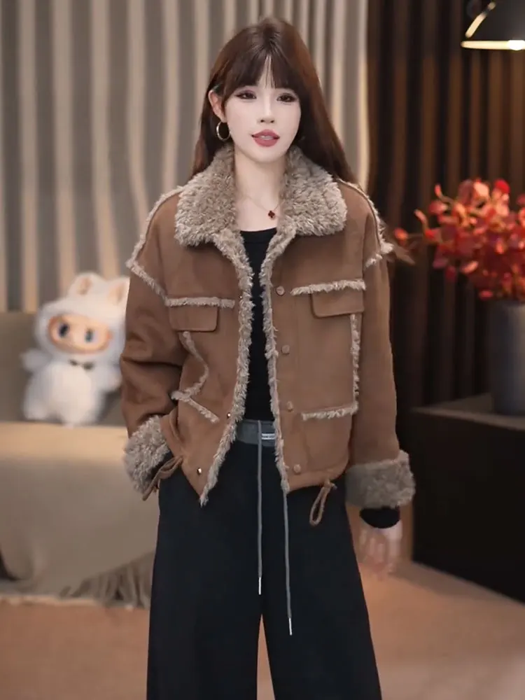 

Женская утепленная короткая куртка на флисовой подкладке, Зима 2026, Новинка, Маленький размер, Замшевая верхняя часть с интегрированным мехом, Повседневный стиль