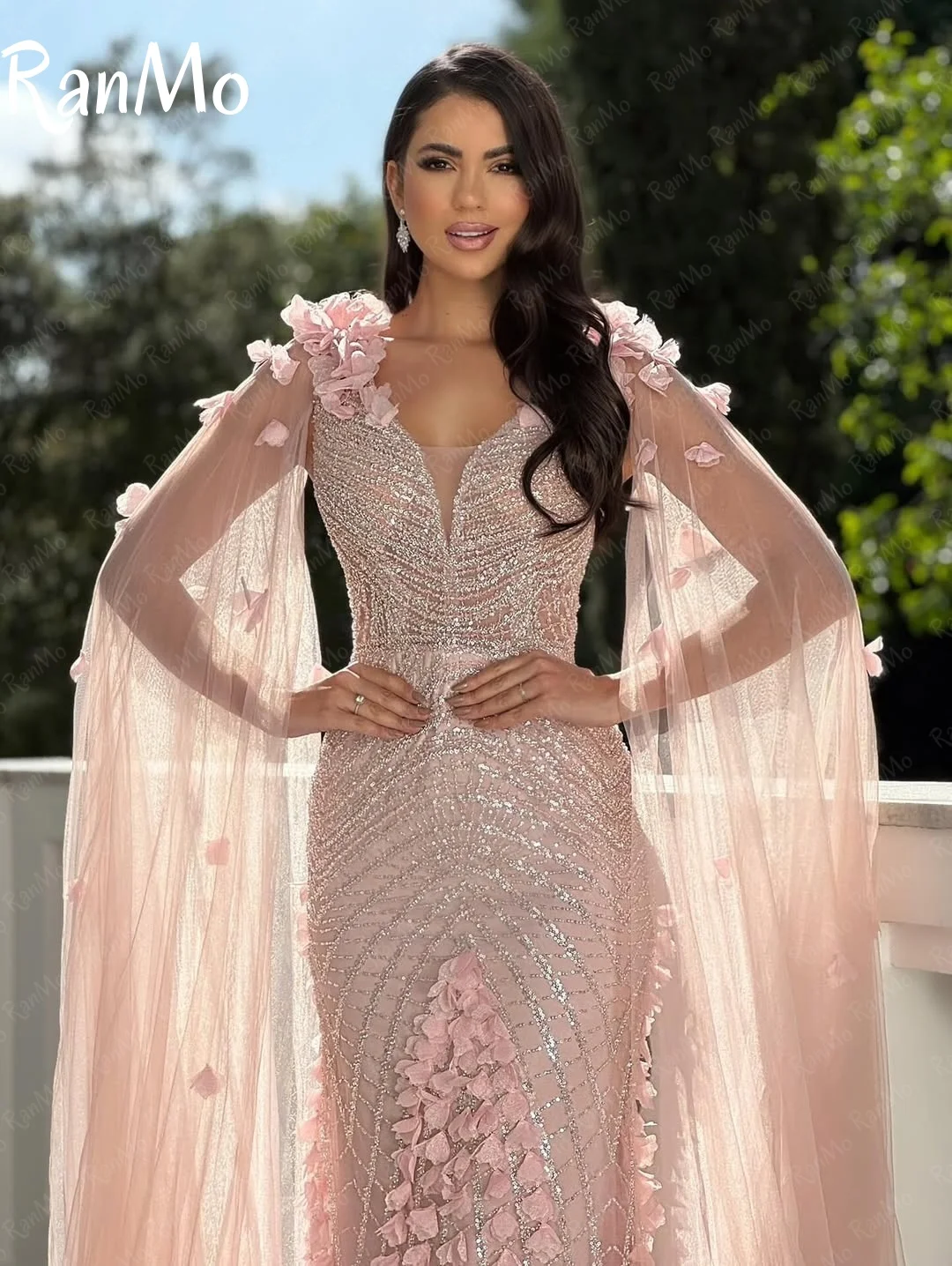 فستان سهرة مخصص من Ranmo فاخر مطرز بالألماس فستان حفلات رشيق بأكمام قصيرة حورية البحر بطول الأرض فستان الحفلات فساتي
