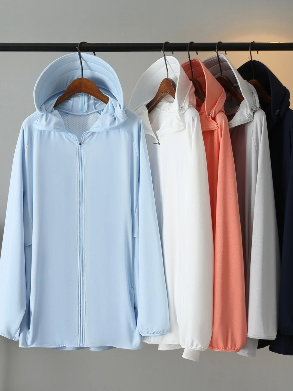 

2023 Summer New Women's UV Protection Clothing Breathable Thin Large Size Cycling Sportswear Polyester Fiber Zipper Closure