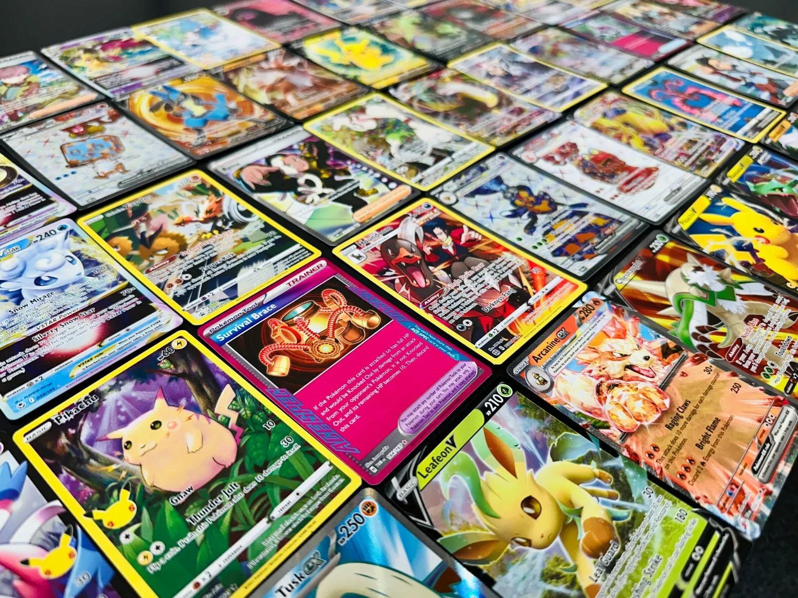 ของแท้ 1 กล่องจำนวนมาก 1000 การ์ดโปเกมอน -มากกว่า 100 ฟอยล์, หายาก, V's, EX's - ไม่มีการคัดลอก
