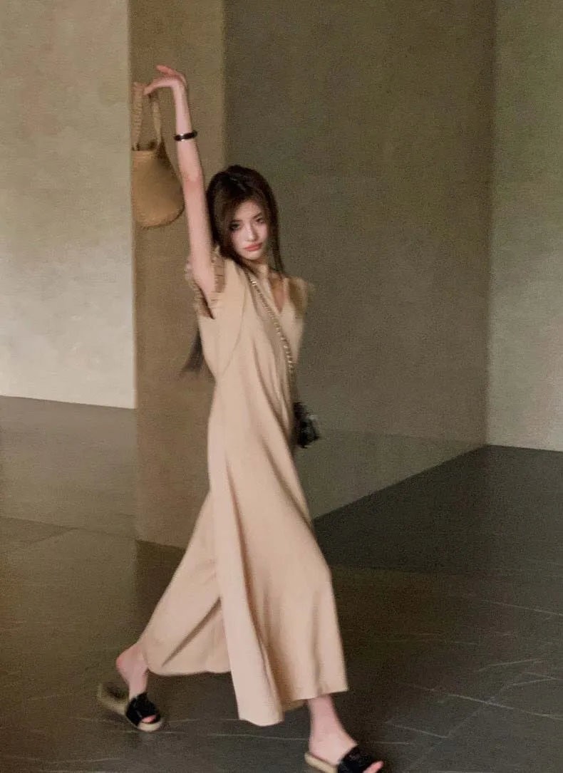 

Korean style girl style fashion casual trend temperament, age reducing V-neck small flying sleeve wide leg jumpsuit skirt