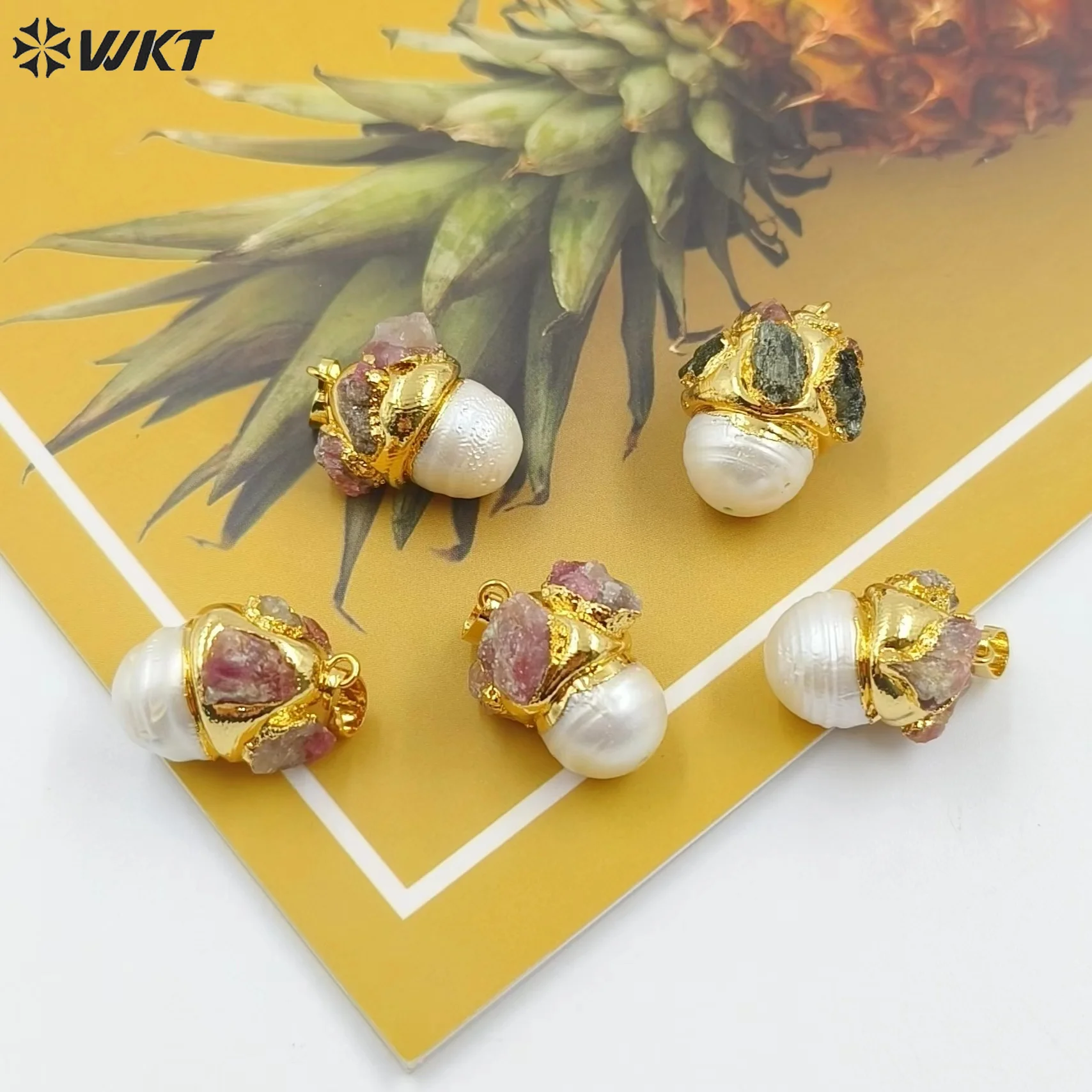 WT-JP377 Natural Baroque Pearl With Stone Quartz Paved 18K Gold Plated Pendant Jewelry For Women Accessories