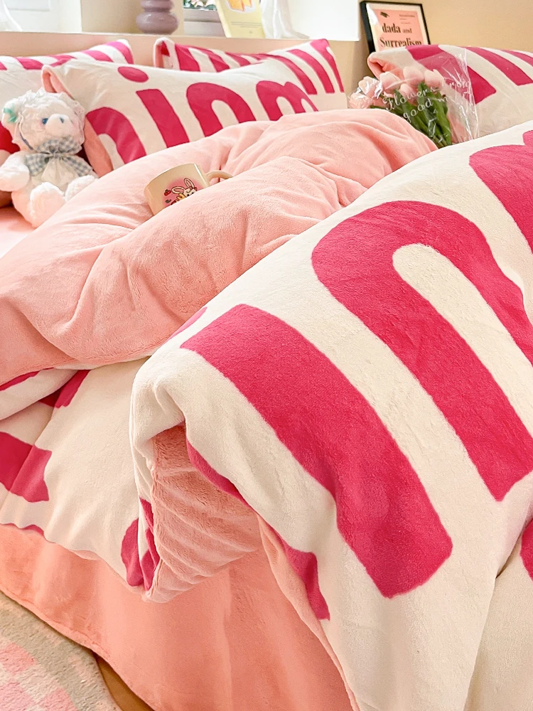 

Утолщенный комплект постельного белья из молочного вельвета и кораллового флиса, четырехпредметный, двусторонний фланелевый комплект для общежития, высокоплотный, для зимнего использования
