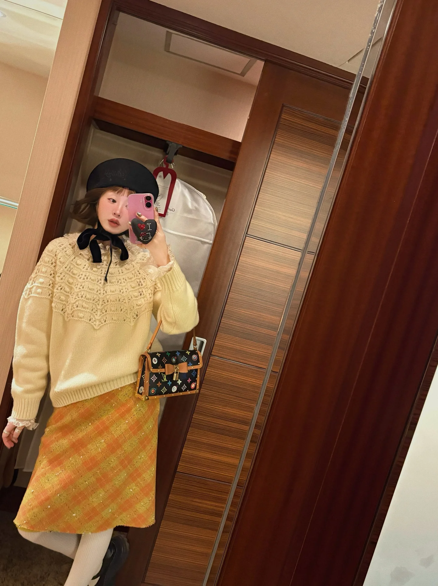 Vintage Hand-Knitted Woolen Sweater Light Cream Yellow Grape Pattern Women's Fashion Autumn Winter Long Sleeve Regular Fit