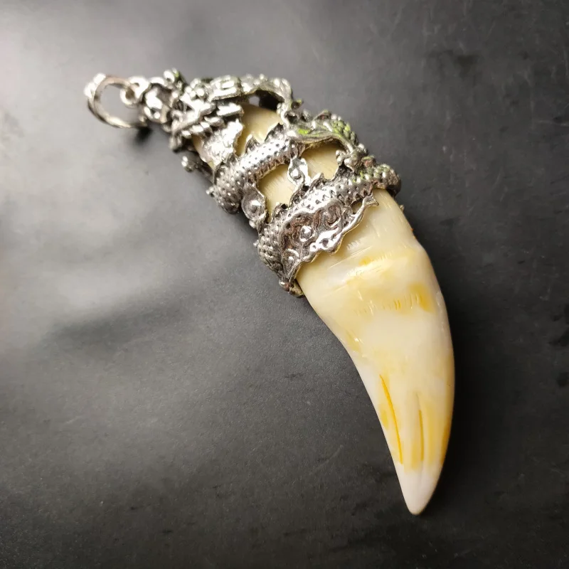 Antique Antique Old Crafts Resin Teeth Panlong Animal Teeth Accessories Pendant Crafts Wholesale