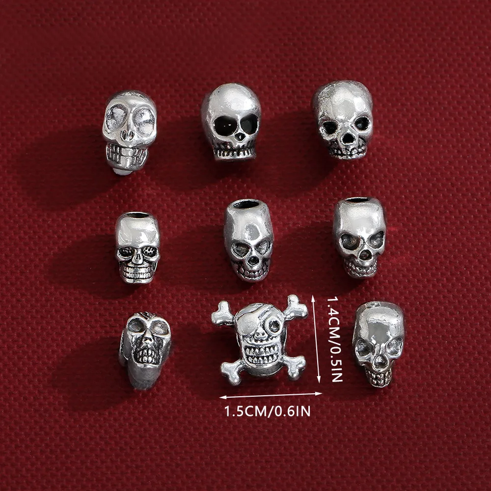 مجموعة متنوعة من المعلقات المضحكة على شكل جمجمة وأساور وقلائد على الطراز القوطي الأوروبي وأمريكا