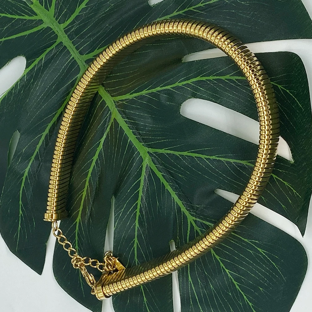 Punk Elastic Snake Bone Choke Circle Women\'s Fashion New Gothic Hip Hop Stainless Steel Chain Collar Necklace Party Gift Jewelry