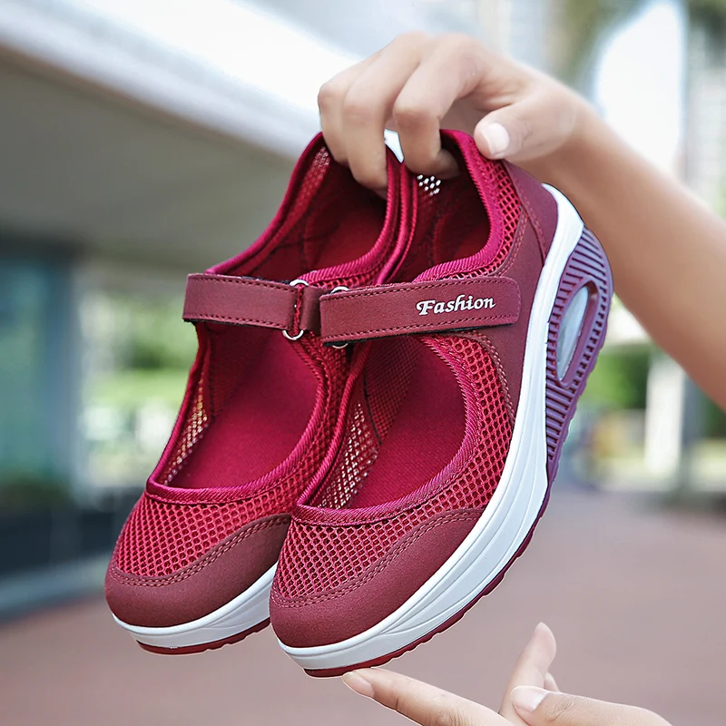 

Summer Mesh Breathable Hook Loop Casual Shoes Women Outdoor Cushioning Sport Mother Sneakers Ladies Non-slip Flat Walking Shoes